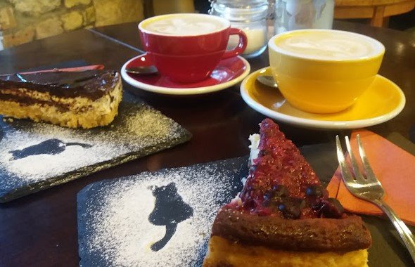 Adna Café