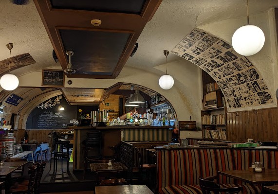 Fecske Café & Bar